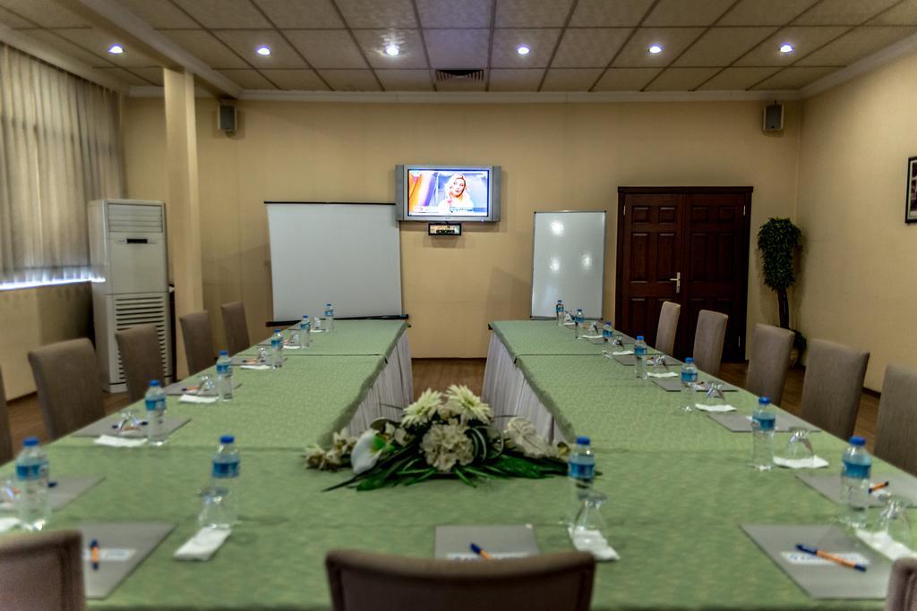 Kristal Otel Adana Kültér fotó